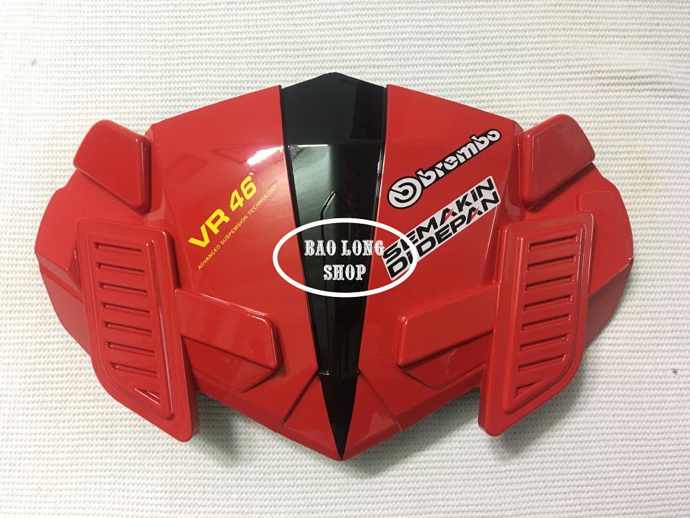 Mão siêu nhân VR-46 dành cho Exciter 150 (màu đỏ) ốp đầu đèn