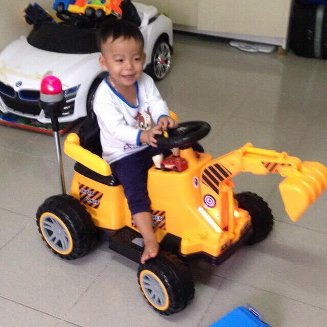 XE CẦN CẨU ĐIỆN LOẠI TO CHO BÉ