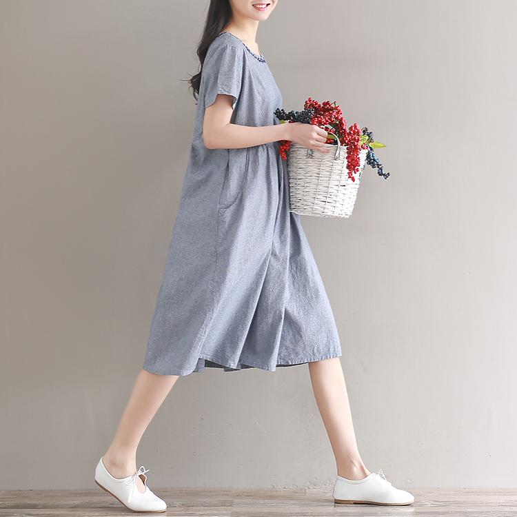 Đầm bầu công sở kẻ sọc