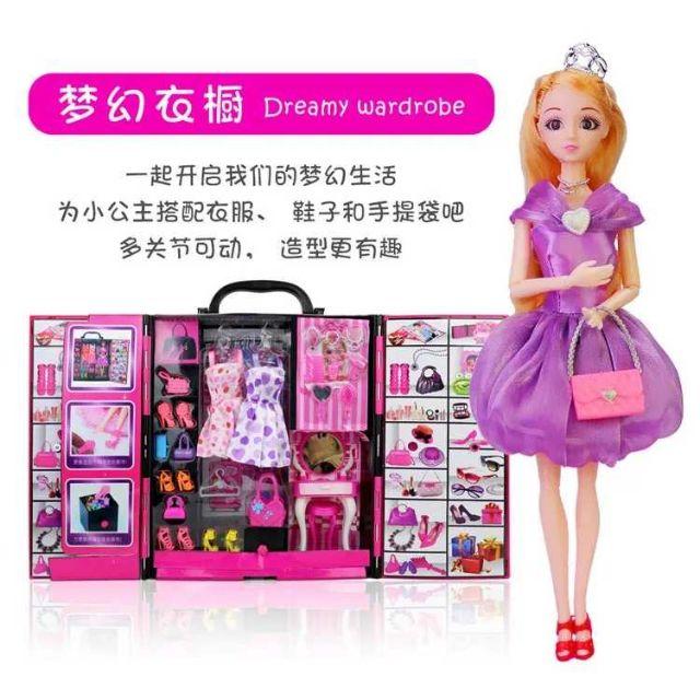 Siêu phẩm búp bê và tủ quần áo