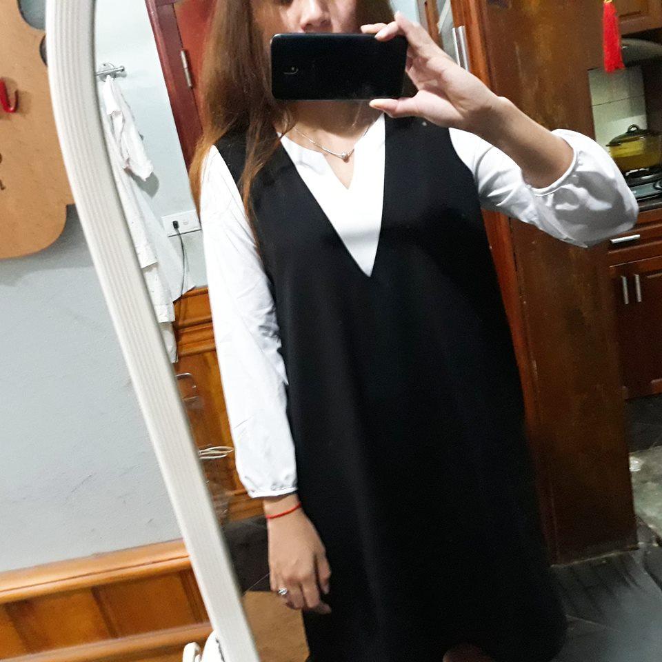 Váy Bầu Đen Phối Trắng Cổ Khoét V