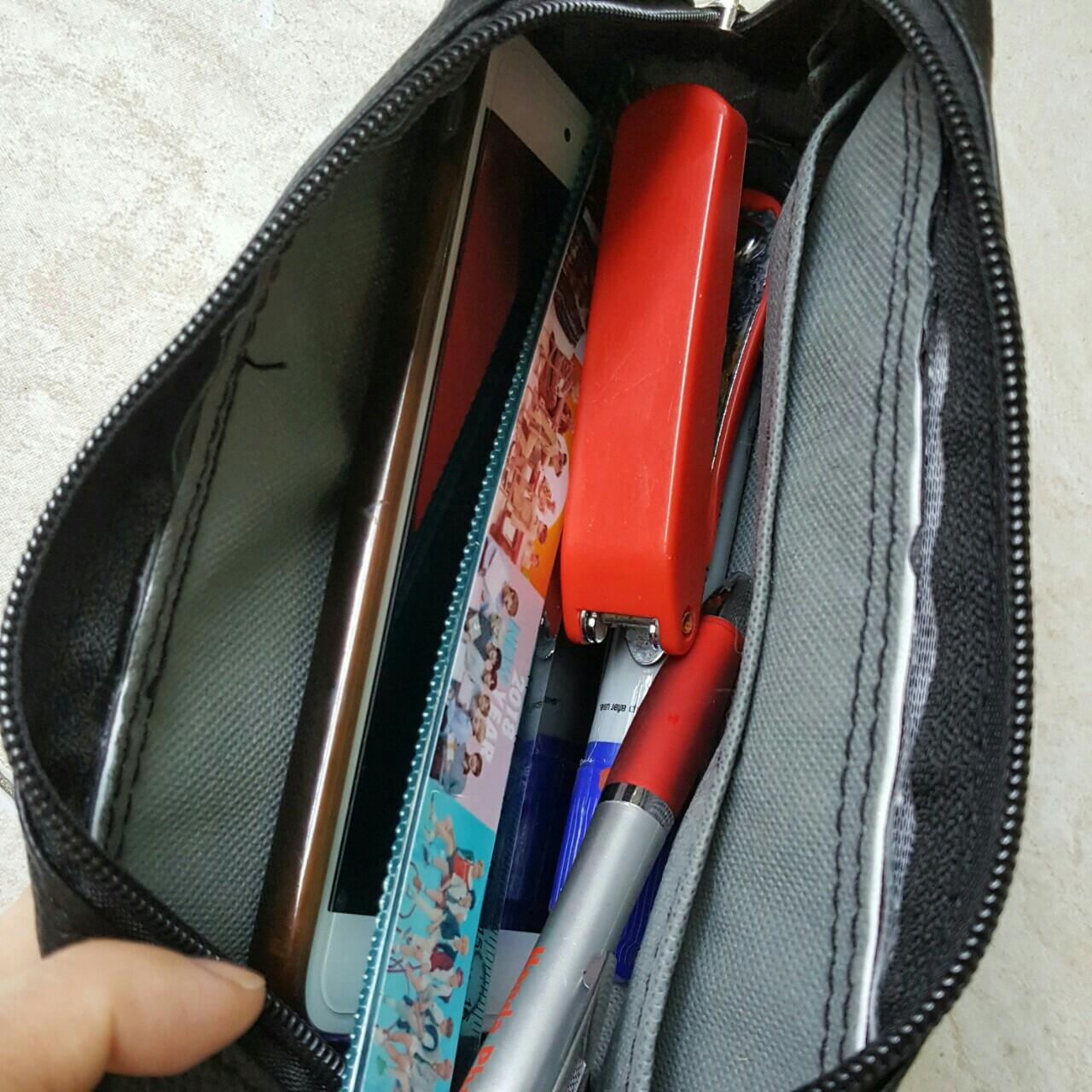 Bóp đựng bút viết hình molang