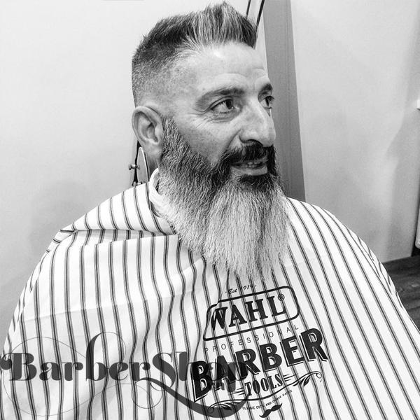 Áo Chùm Cắt Tóc WAHL BARBER (Kẻ Trắng) 2018