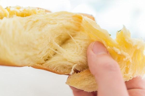 Bánh mì Hoa cúc Harrys Mini 210g mẫu mới