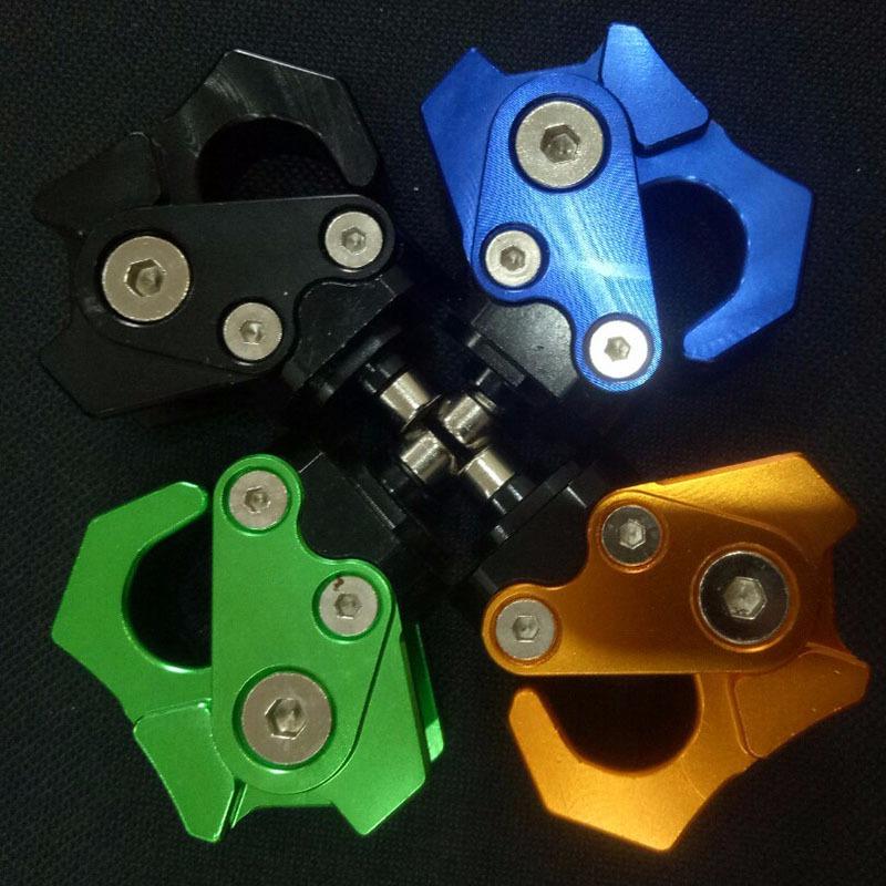 Móc treo đồ xe máy RIZOMA Màu Đen trang trí xe chất G103
