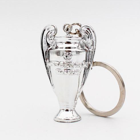 Cup Champions League trang trí tượng cầu thủ bóng đá