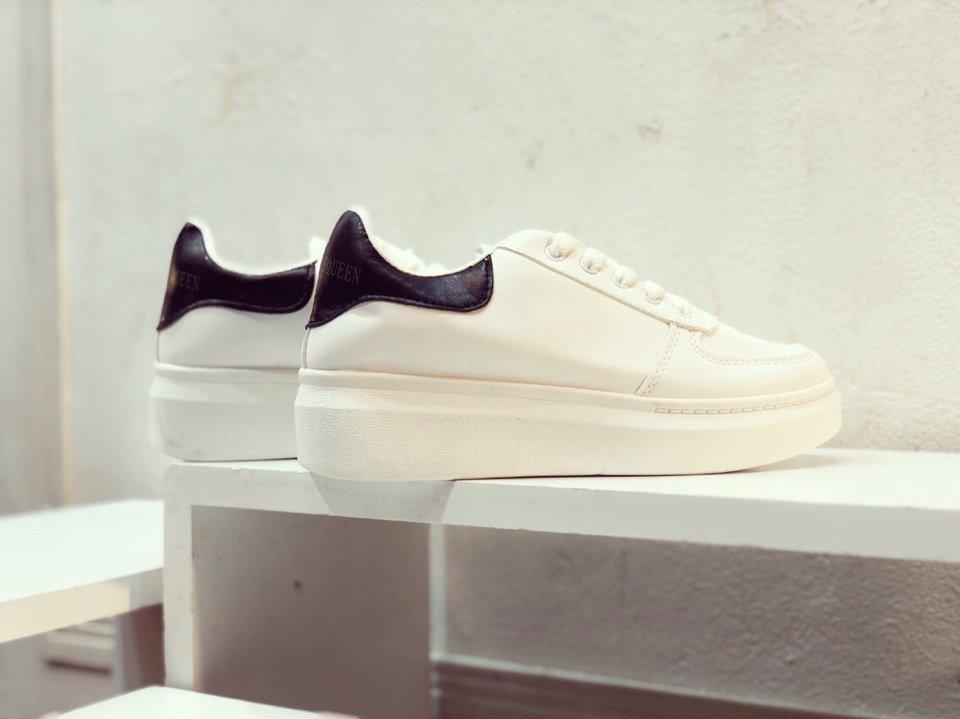 GIÀY SNEAKER ĐẾ ĐỘN 4CM PHỐI MÀU ĐEN TRẮNG