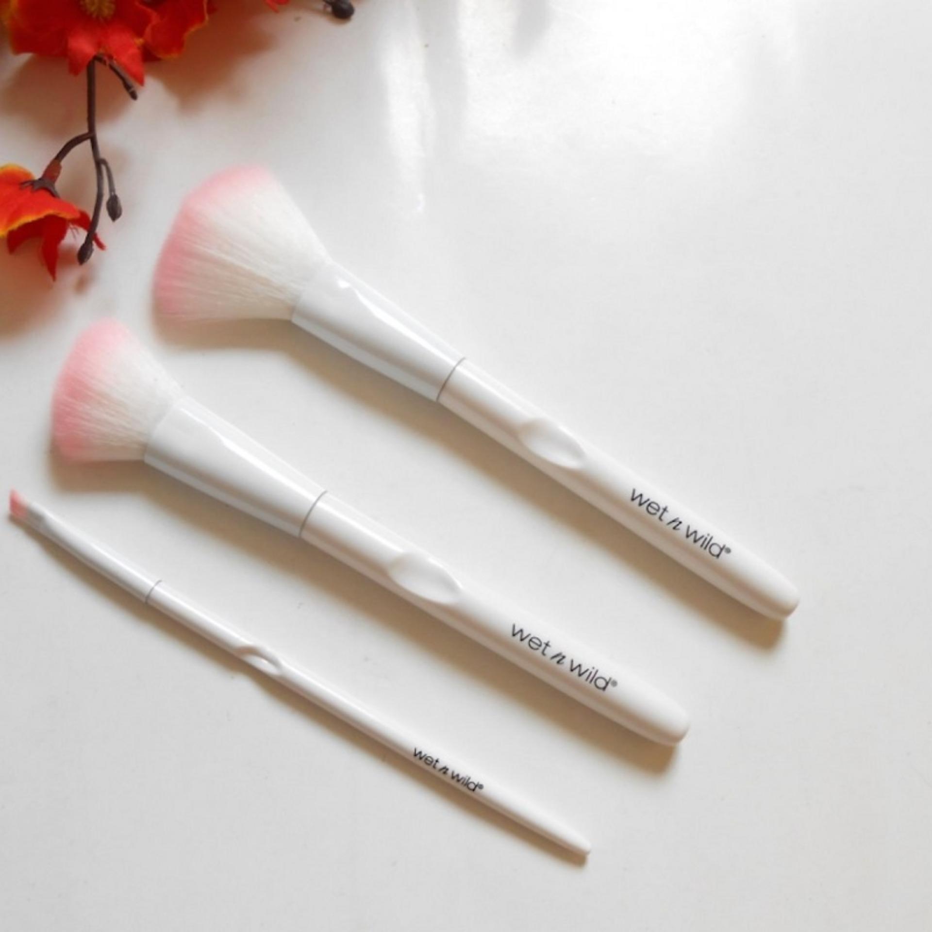 Cọ má hồng Wet n Wild Blush Brush