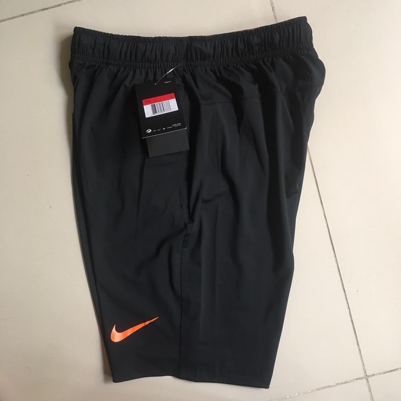 Quần short thể thao chất liệu si nhẹ, mát co giãn 4 chiều