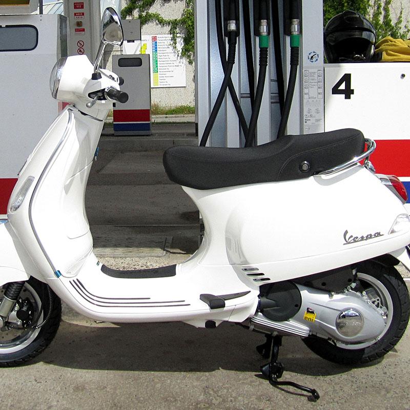 Tem xe Vespa LX 125 ie