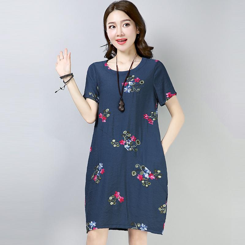Đầm suông thêu hoa
