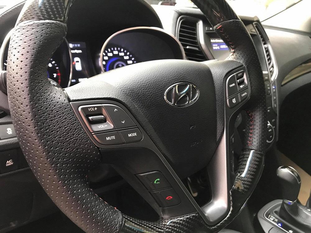 [Hỗ trợ lắp đặt khách Hà Nội] Bọc vô lăng carbon Hyundai