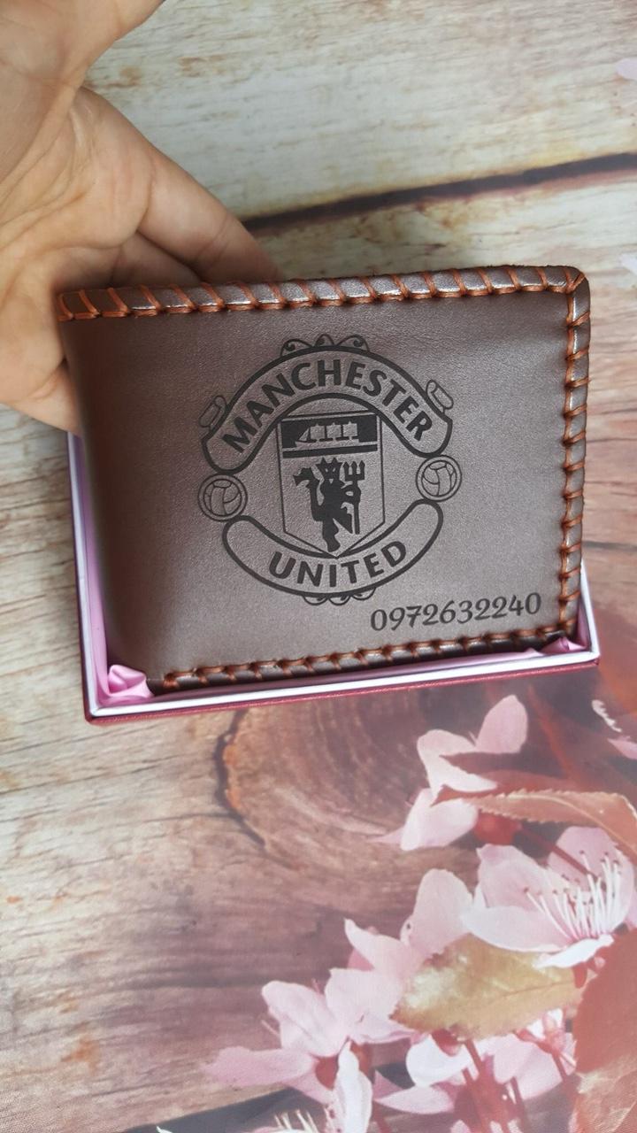 [HCM]Ví Da Bò Hamdmade Khắc Logo Manchester