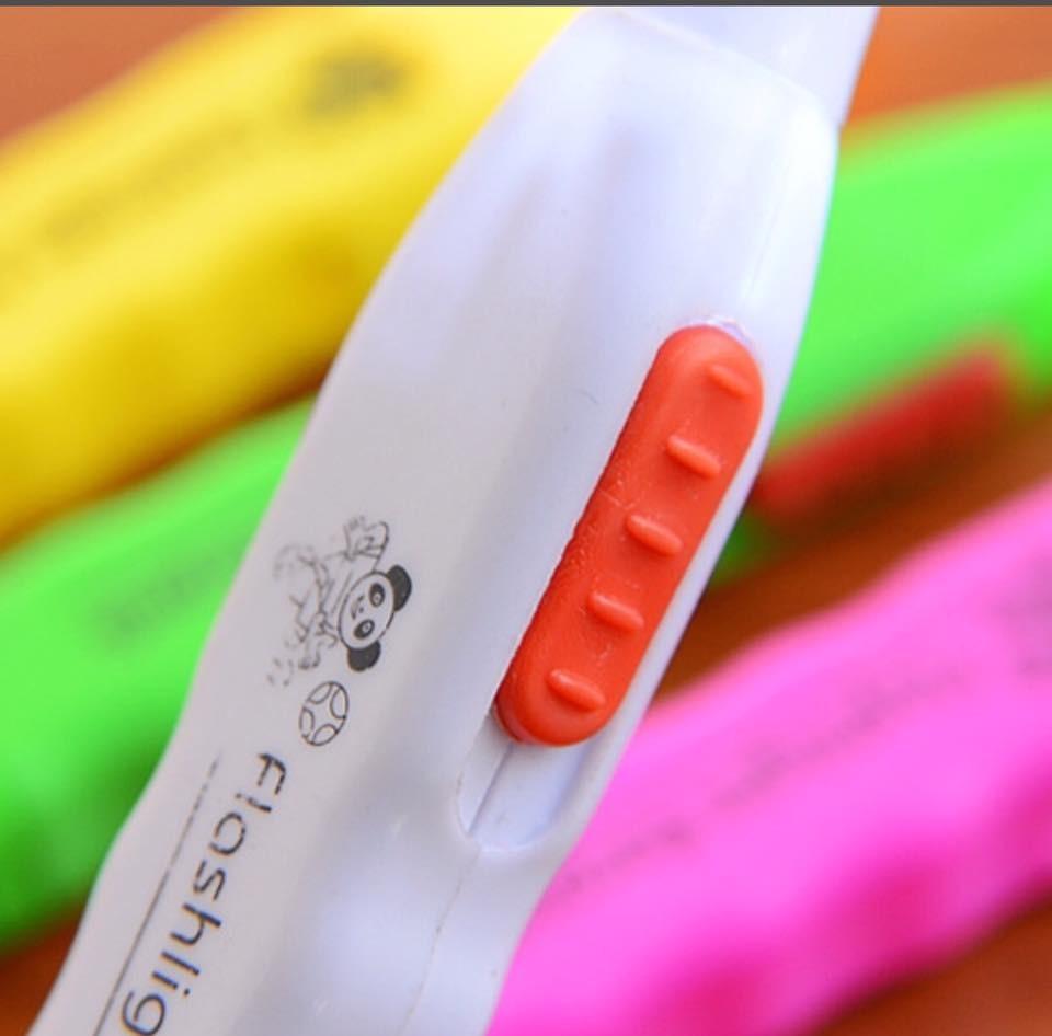 Ngoáy tai có đèn , Dụng cụ lấy ráy tai có đèn Flashlight Earpick, Hộp dụng cụ lấy ráy tai có đèn cho bé, Ngoáy tai có đèn
