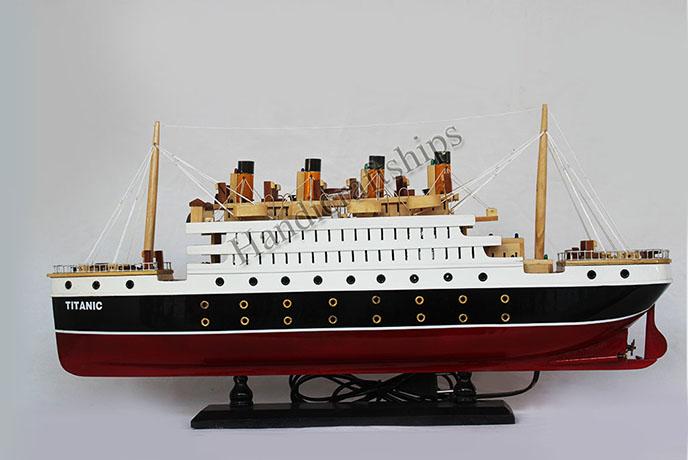 Mô hình tàu thuyền gỗ Titanic có điện (Thân: 60cm)