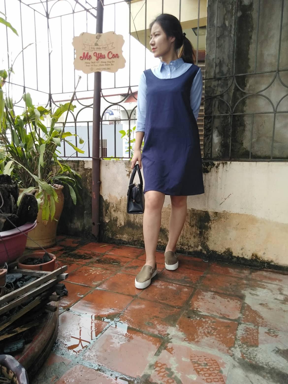 Váy bầu giả yếm sơ mi cổ đức
