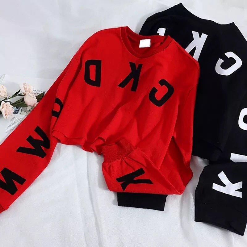 Áo croptop chữ nổi cá tính