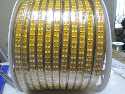 20m Đèn LED dây 2835 ống nhựa (vàng) 220v đầu nguồn