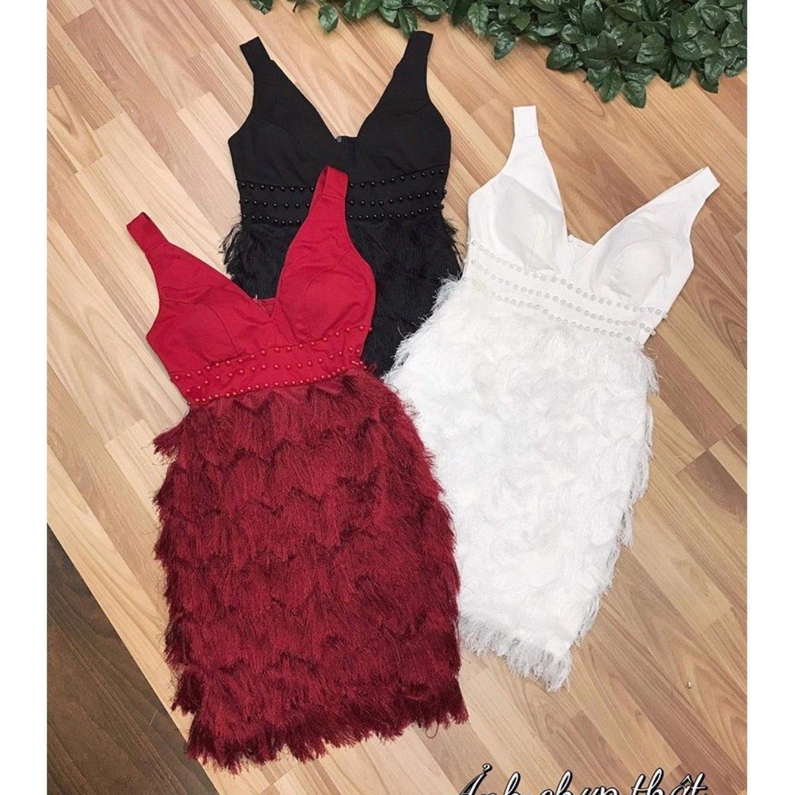 Đầm body xẻ ngực tua rua
