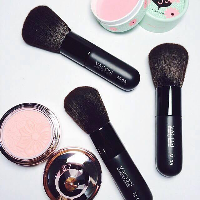 Cọ phủ cán ngắn Vacosi collection Pro-makeup M-05