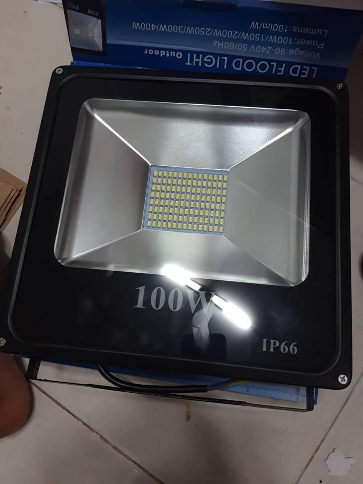 Đèn Led Pha 100W IP66 Ngoài Trời - Chống Mưa Tuổi Thọ Cao 220V-Loại lớn (Ánh sáng trắng)