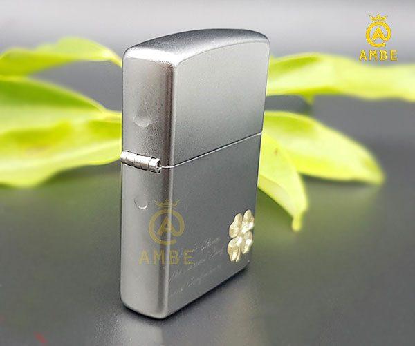 Bật lửa Zippo Satin cỏ 4 lá may mắn Z190