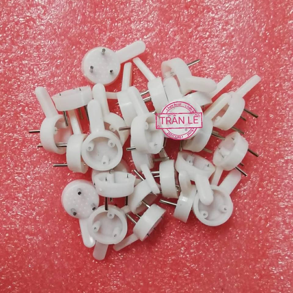 bộ 30 đinh 3 chân đóng tường