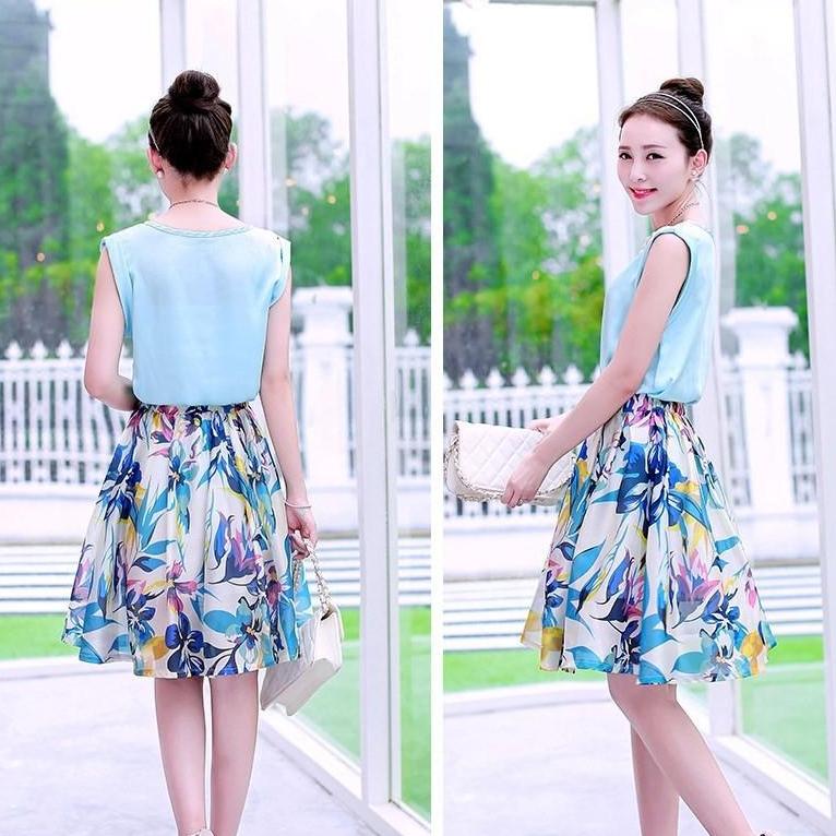 Bộ váy hoa xòe và áo sát nách dmk020 (Xanh)