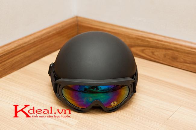 Nón Bảo Hiểm Có Kính Chống Tia UV (Black)
