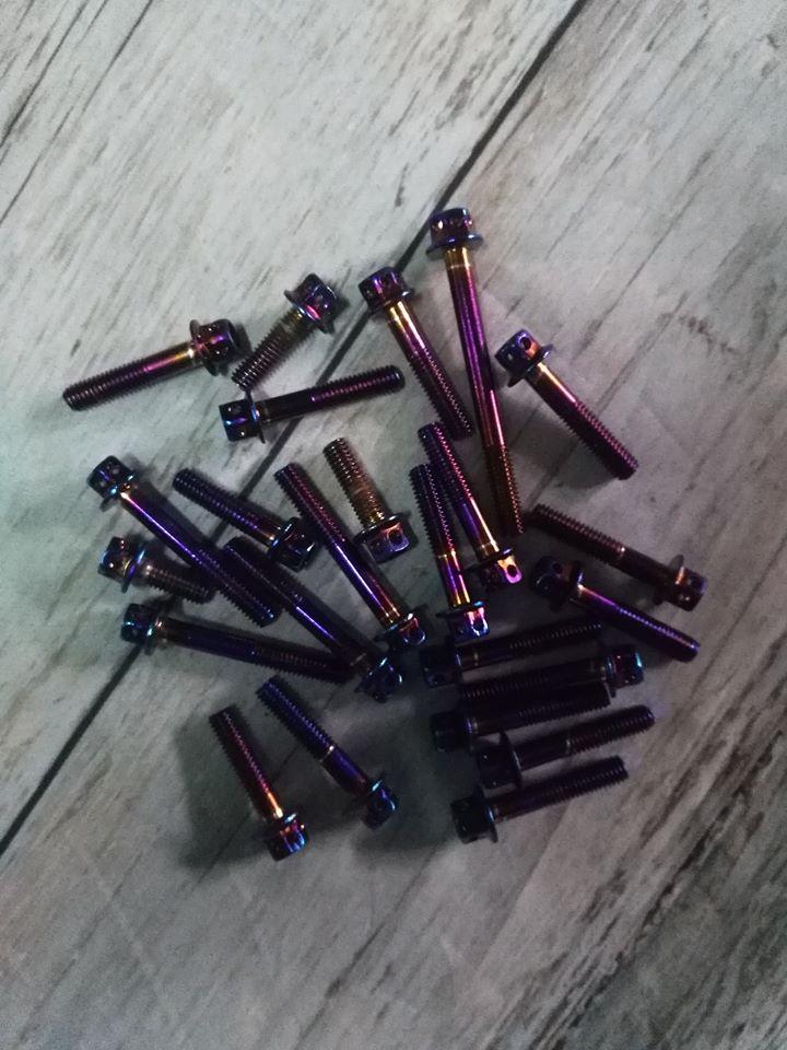 bộ ốc lốc máy titan cho xe winner