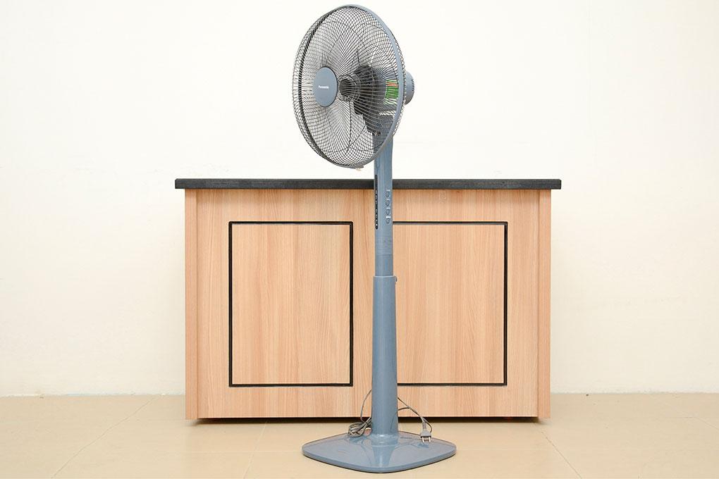 Quạt Cây Panasonic F-409k (Xanh, Đỏ) + Remote