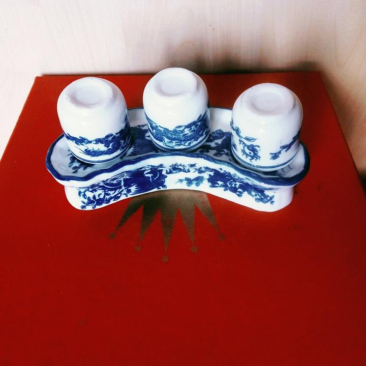 Bộ kỷ ban thờ 3 chén, gốm sứ Bát Tràng