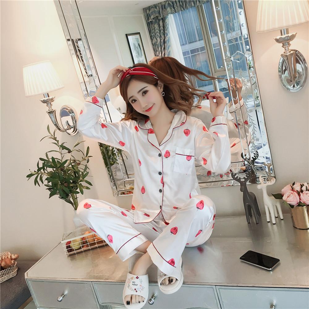 [HCM]Bộ Đồ Ngủ Phi Lụa Dài Tay Họa Tiết Dâu Tây CDANP13