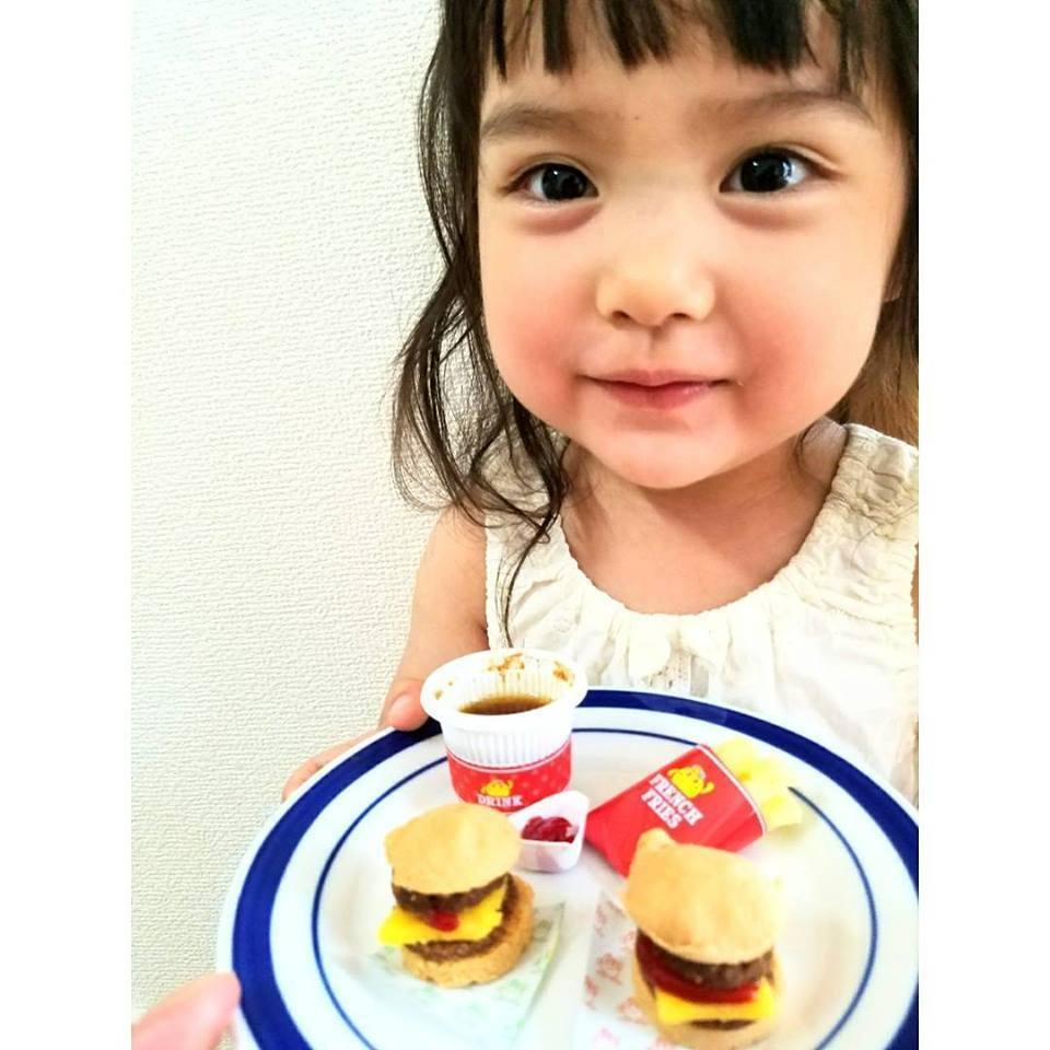 Popin Cookin làm hamburger