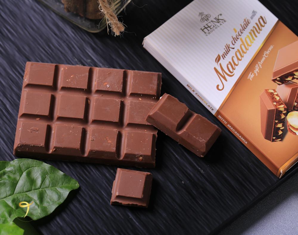 Combo 6 thanh 50g (trắng, trà xanh, sữa, đen 65%, đen 72%, mắc ca) - Henk Chocolate