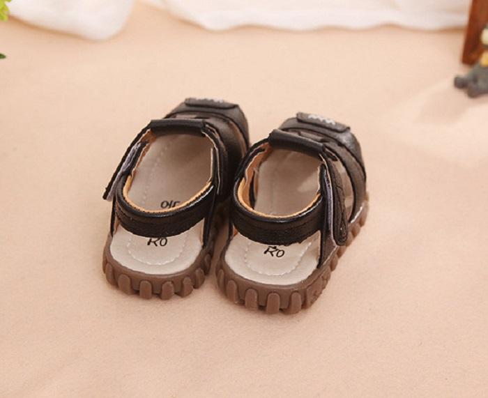 Giày sandal cho bé trai RS123 size 21 - 30 (Màu đen)