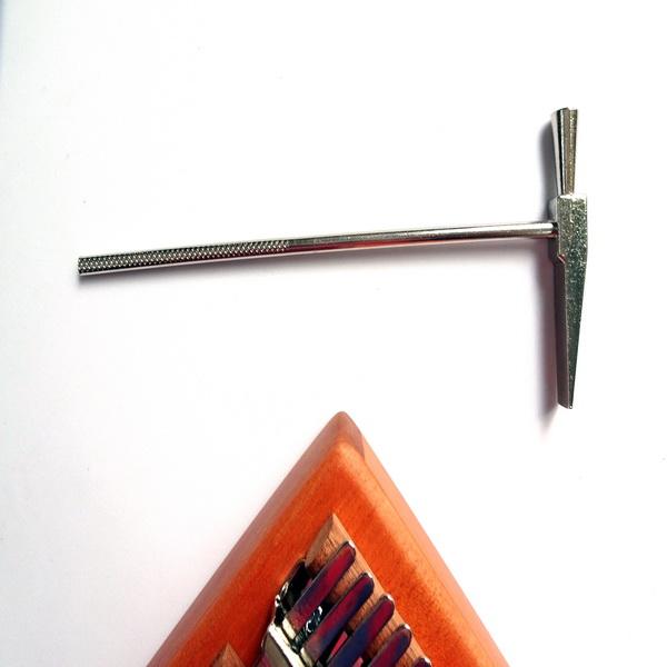 Búa chỉnh âm cho đàn Kalimba