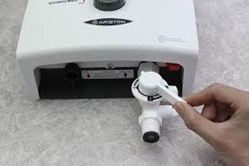 Máy nước nóng tức thời  Ariston SB35E-VN (Trắng)
