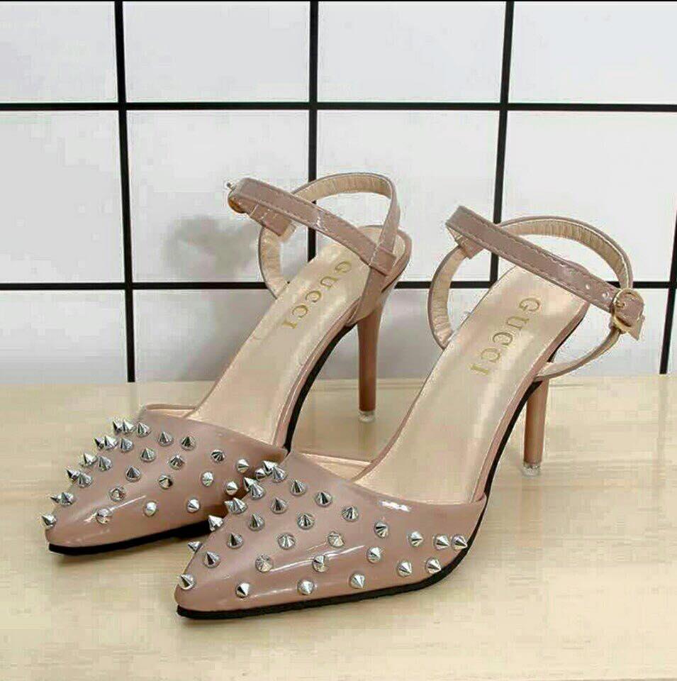 (Miễn phí vận chuyển)Sandal mũi kín đinh đế 9p chất da siêu đẹp full box