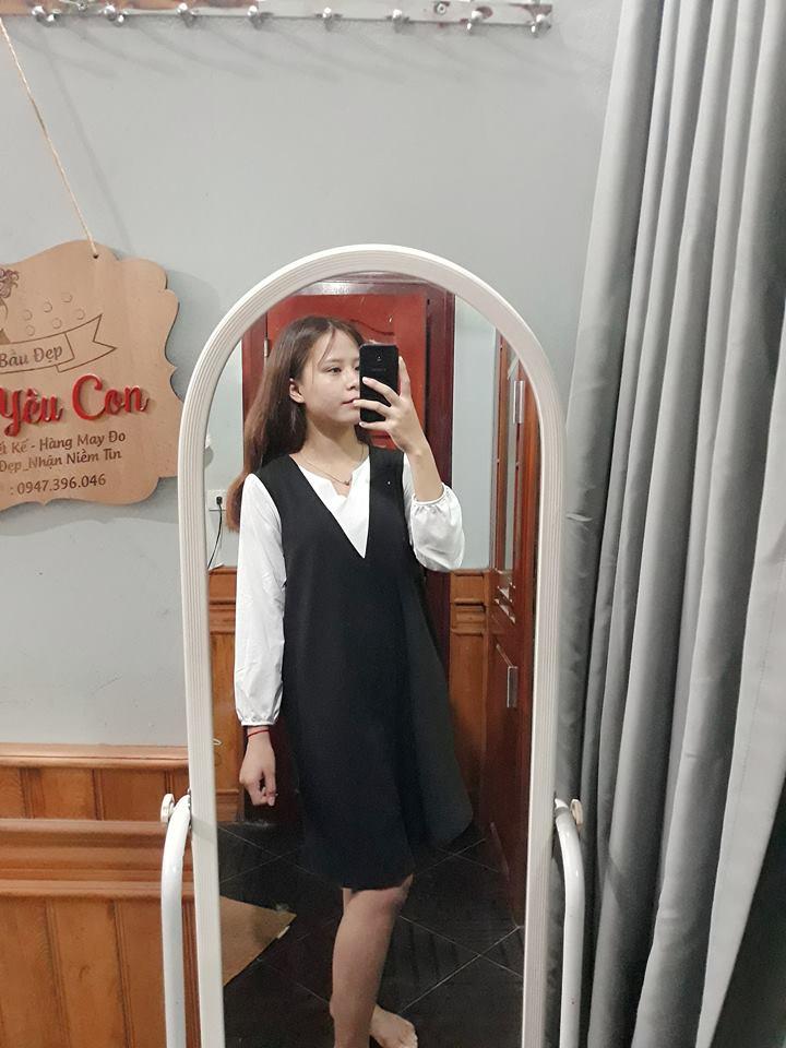 Váy Bầu Đen Phối Trắng Cổ Khoét V