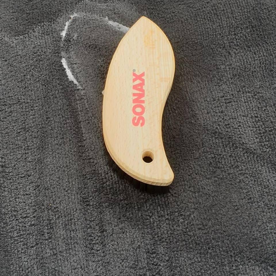 Bàn chải vệ sinh ghế da nội thất - Sonax textile & leather brush
