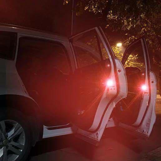 Bộ 4 đèn led cảnh báo mở cửa ô tô (kèm băng dính 3 M)