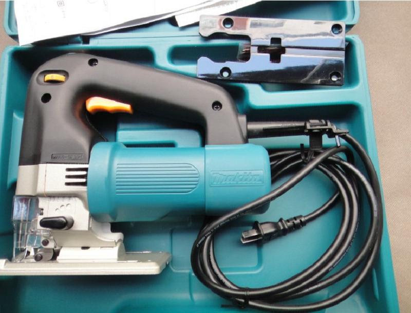 Máy cưa lọng Makita 600W