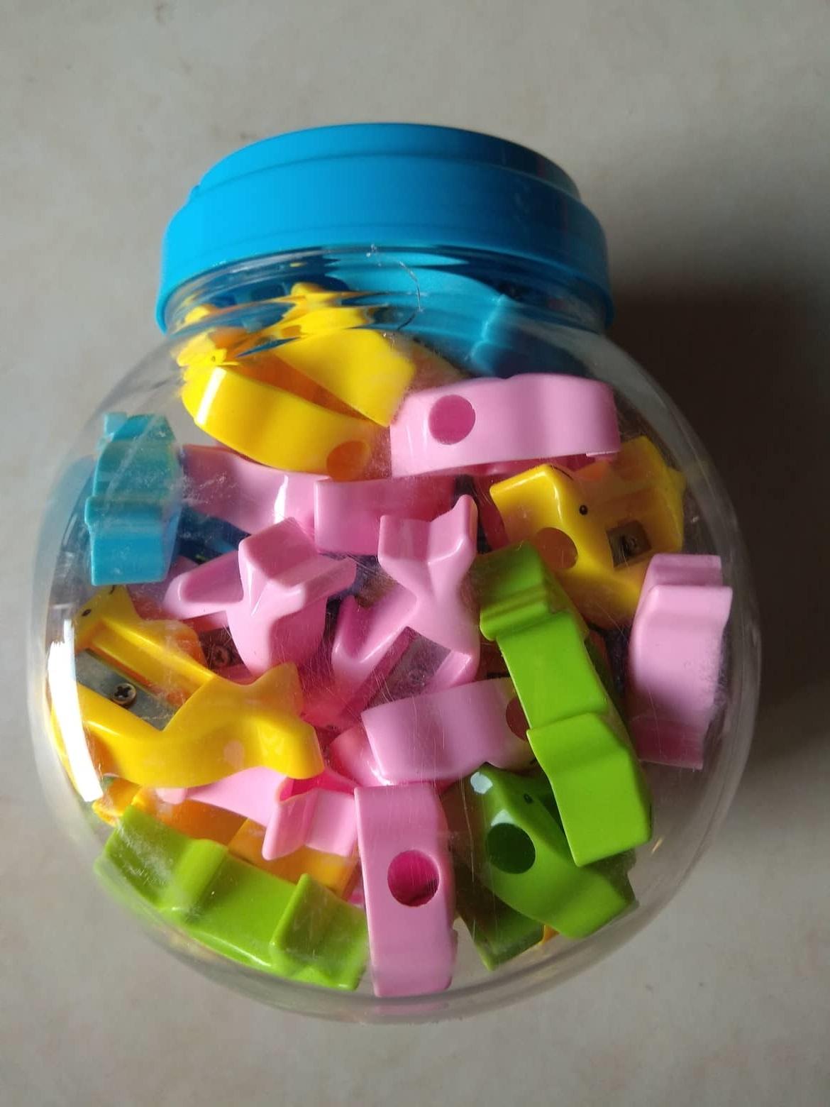 48 chiếc gọt chì hình con vật ( 1 lọ )