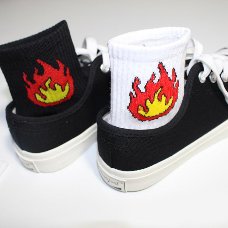 [HCM SHIP NHANH]Vớ ngọn lửa unisex Hàn Quốc cổ cao (màu đen)