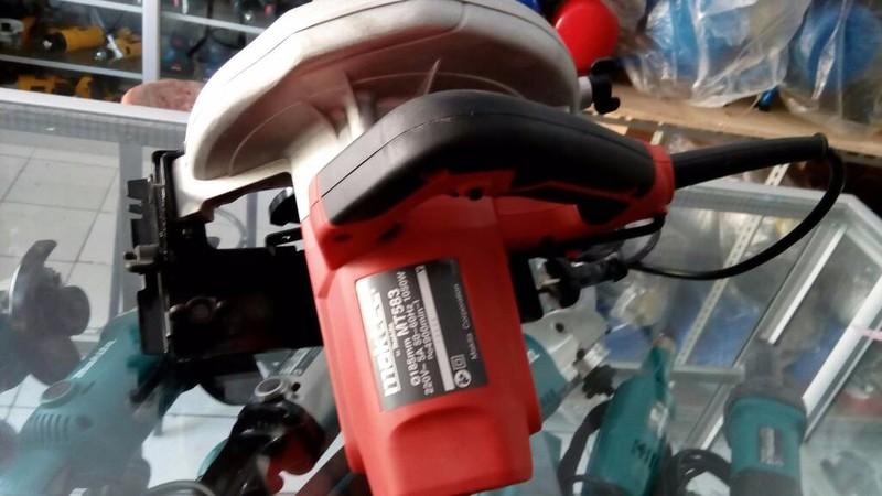 Maktec máy cưa gỗ MT583