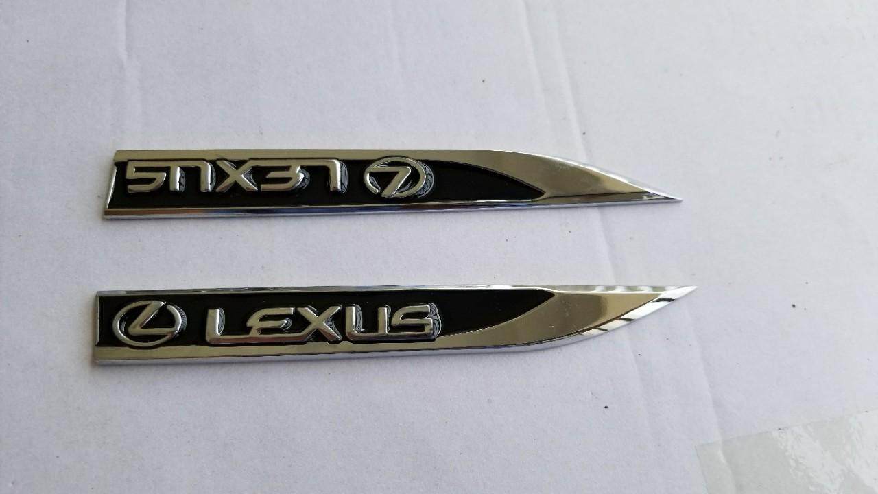 Tem logo hãng kim loại dán sườn xe hơi