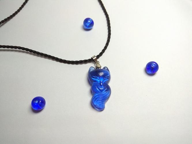 Dây chuyền mặt đá hồ ly 6 đuôi (Chọn màu theo ảnh)
