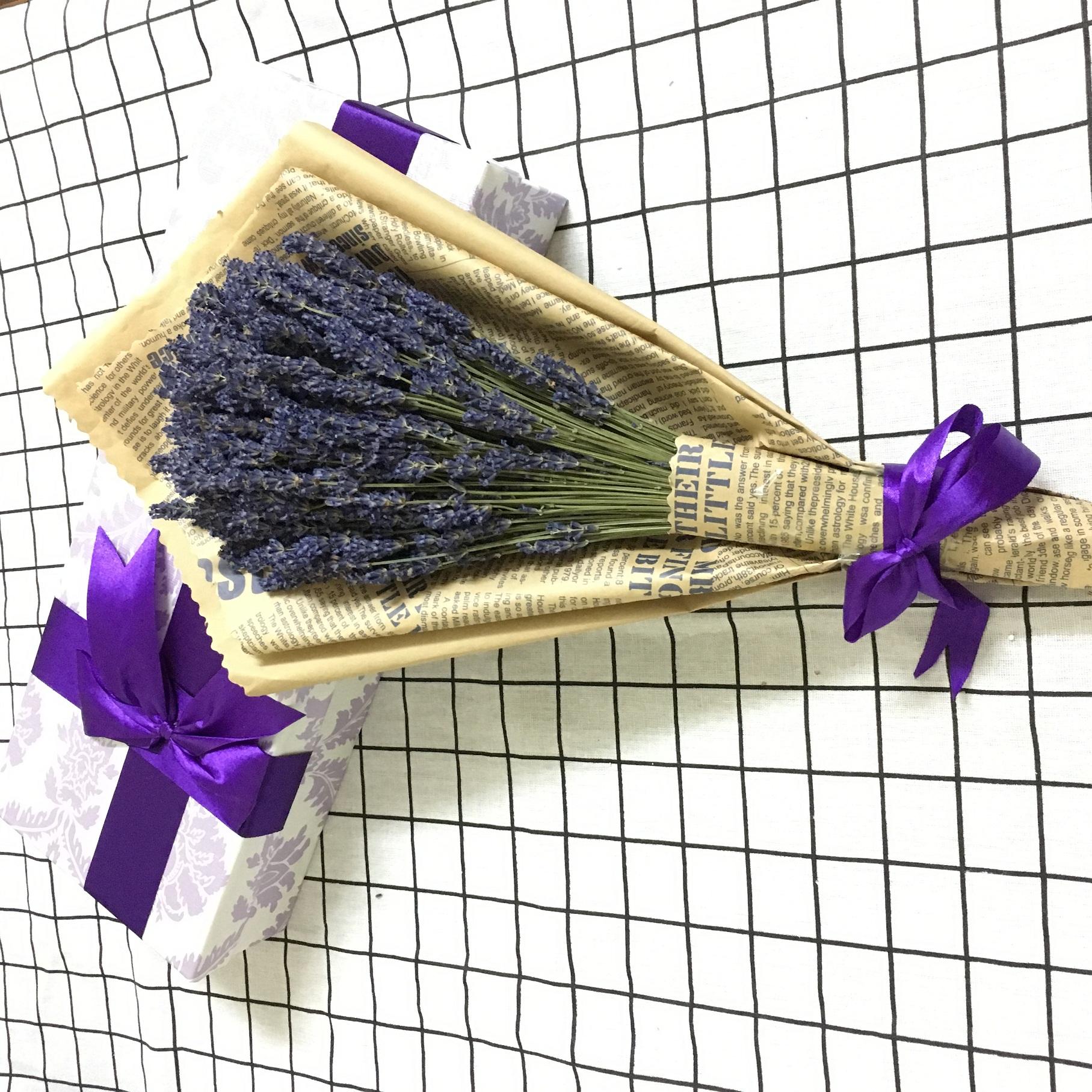 Combo hộp quà tặng Hoa khô Lavender Pháp tặng kèm túi thơm (hoa oải hương)