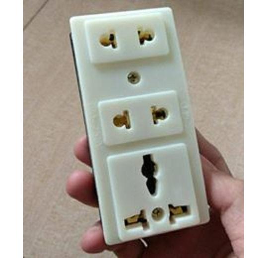 10 ổ cắm 3 ngả đa năng